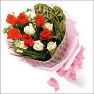 5 kirmizi 5 beyaz güllerden   Balıkesir online çiçek gönderme sipariş 