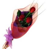 Çiçek satisi buket içende 3 gül çiçegi  Balıkesir online çiçek gönderme sipariş 