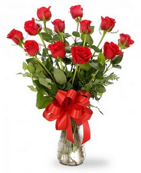  Balıkesir çiçek , çiçekçi , çiçekçilik  12 adet kırmızı güllerden vazo tanzimi