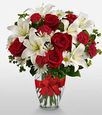 Eşsiz vazo tanzimi güller kazablankalar  Balıkesir online çiçek gönderme sipariş 