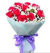 12 adet kırmızı gül ve beyaz kır çiçekleri  Balıkesir çiçekçi mağazası 
