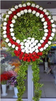 Cenaze çelenk çiçeği modeli  Balıkesir anneler günü çiçek yolla 